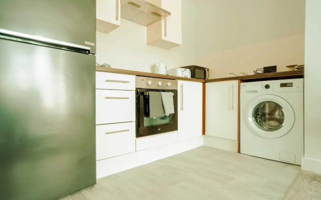 Chic 2 Bedroom Apartment Salford Quays, the Lowry
