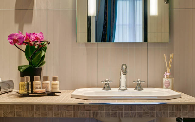 Hôtel Bradford Elysées – Astotel