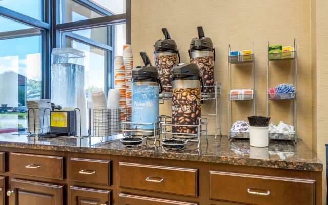 Comfort Suites Savannah Gateway I-95