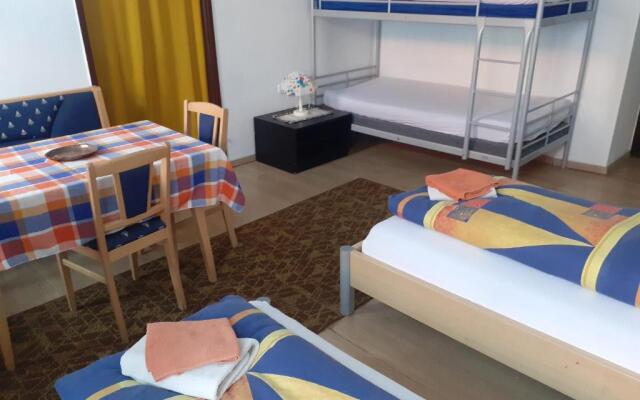 HappyHostel