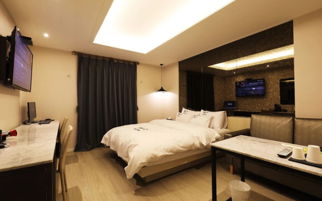 Yongin Singal M7