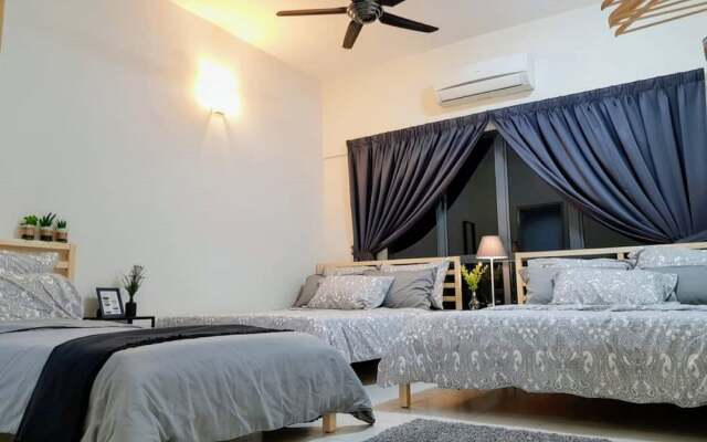 Puchong 8-12 pax Cozy Apartment IOI