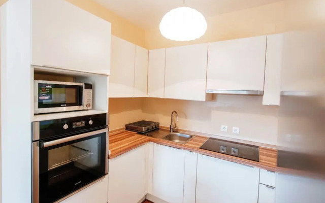 Spacious Holiday Home in Pakoštane near Sea