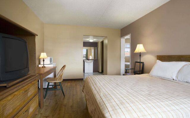 Knights Inn Edmonton South