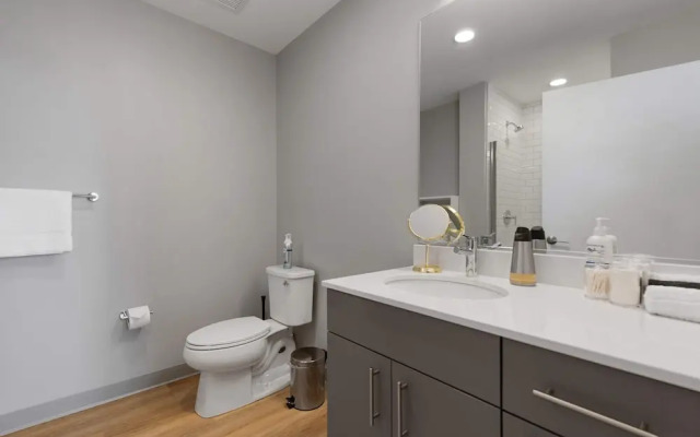 4BR Group Retreat Near Lincoln Park