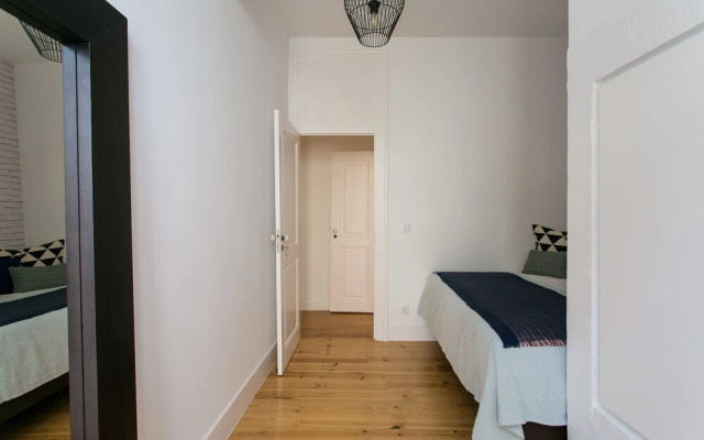 JOIVY Gorgeous 3BR home w/balcony nearby Time Out Market