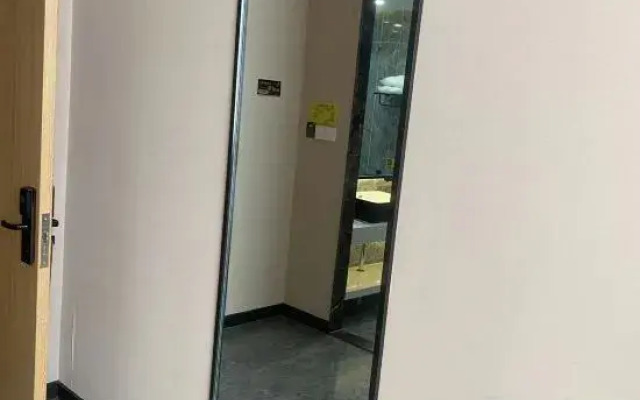 IU Hotel (Ginza Ginza, Jingdi, Huayang Road, Luzhou)