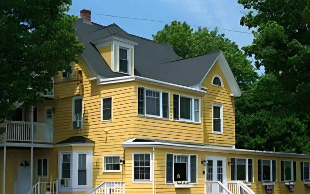 The Admiral's Inn Resort