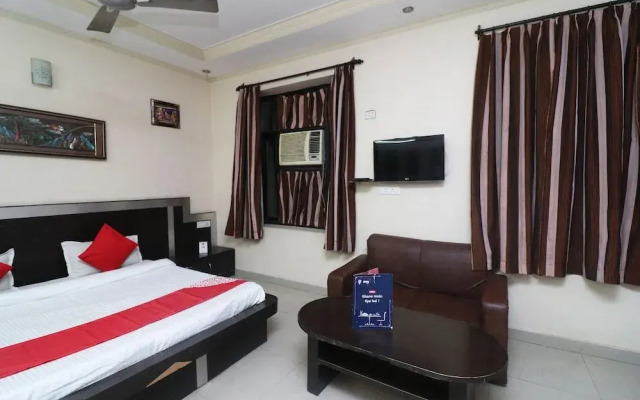 OYO 25037 Hotel Taj Heaven