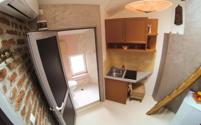 Vitosha Blvd - Attic Studio