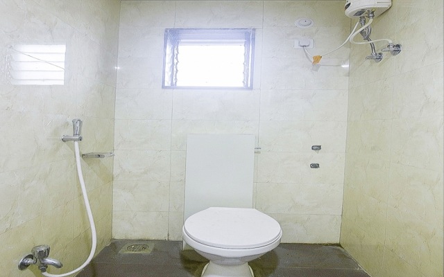OYO 15982 Hotel Samrat Palace