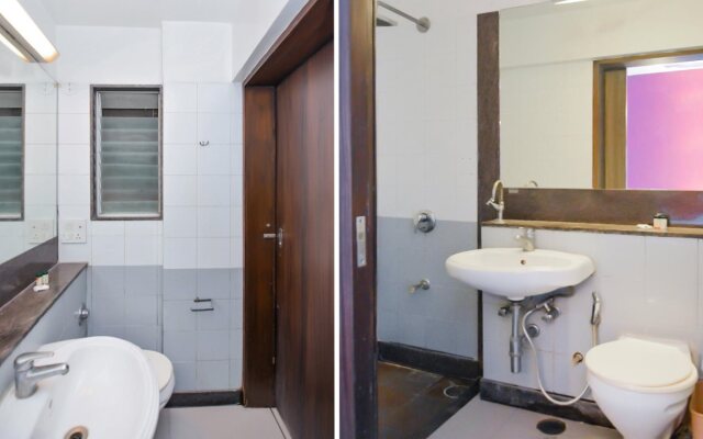 OYO 18803 Smart Inn