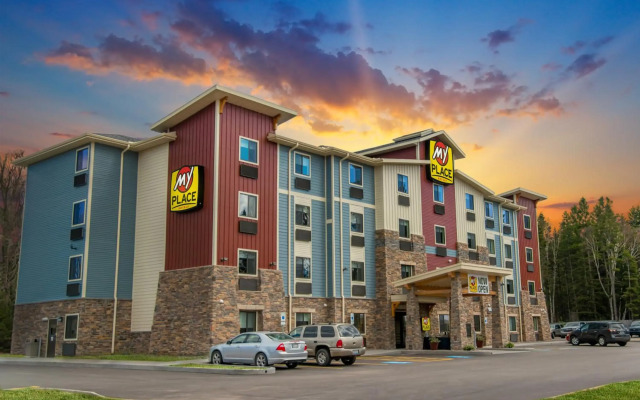 My Place Hotel - Marquette, MI