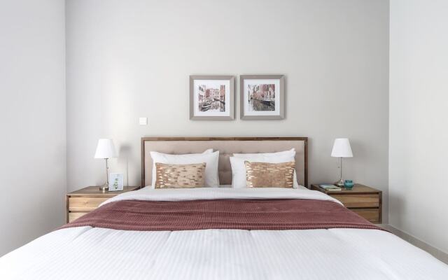 Astounding Marina Views in This Elegant 3br!