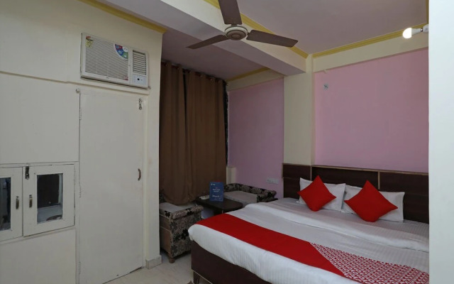 OYO 19804 Hotel Geet International