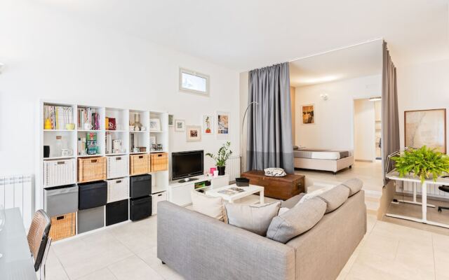 Luminoso Nuovalucello Apart- Giardino e Parcheggio privato