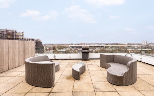 Stunning Brentford Penthouse