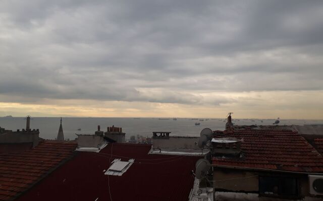 Istanbul Paris & Hostel