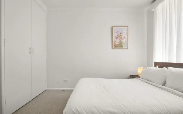 Sleek Richmond 1-bed Close to Everything