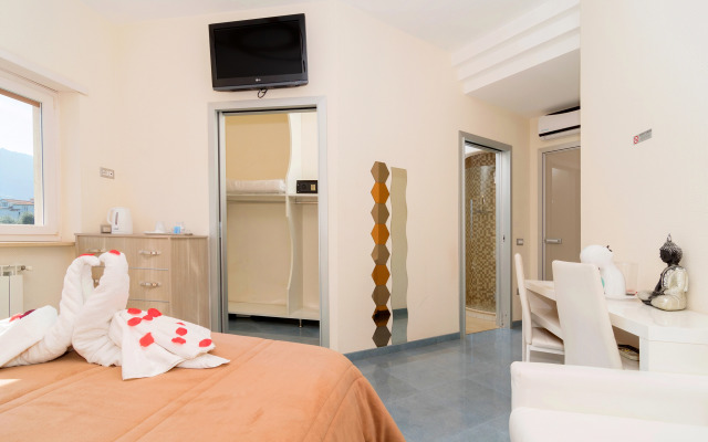 Emily Suites