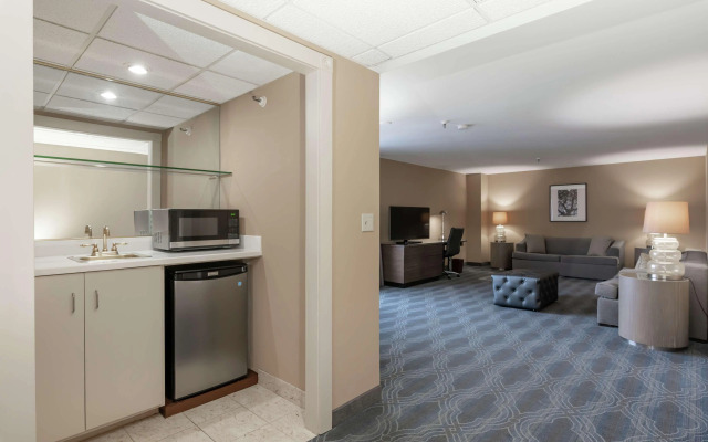 Doubletree by Hilton Bloomington - Minneapolis South