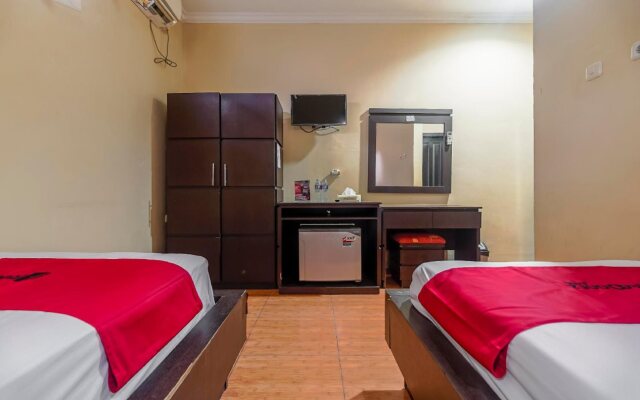 RedDoorz near Pantai Tanjung Pendam