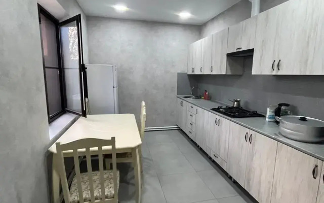 Guest house, Hostel