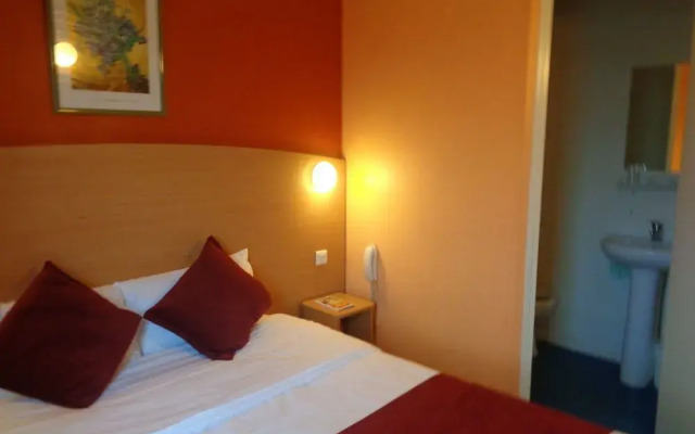 Hotel initial by balladins Roissy CDG / Saint-Mard