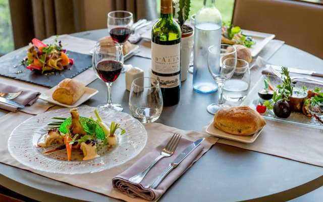 Logis Hôtels- Hôtel et Restaurant Domaine de Fompeyre