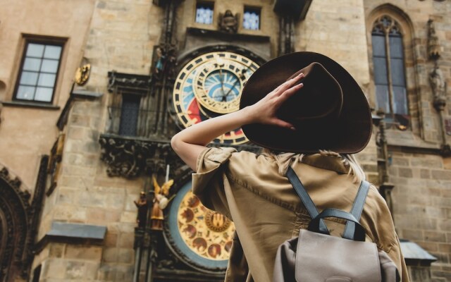 Theatre 9 Apartment by Adrez Living