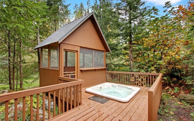 Alpine A-Frame - Two Bedroom Cabin with Hot Tub