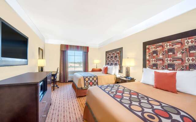 Super 8 by Wyndham Hidalgo/McAllen Area