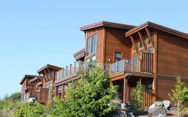 Wild Pacific Retreat