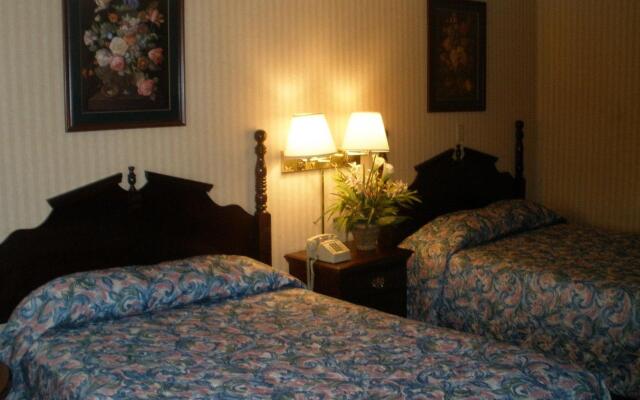 Home Town Inn