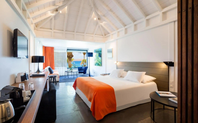 Christopher Hotel