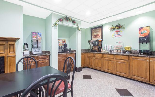 Super 8 By Wyndham Spartanburg/I-26 Exit 22
