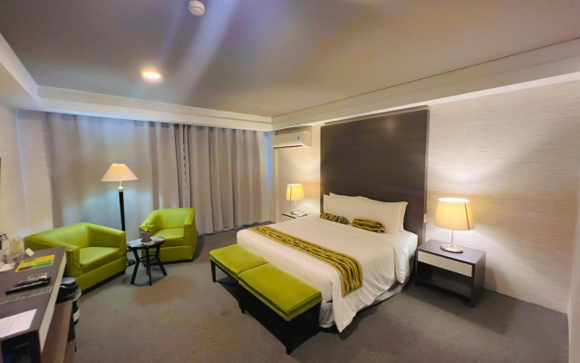 88 Courtyard Hotel