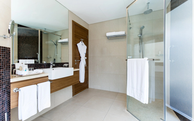 Majestic Arjaan by Rotana Hotel