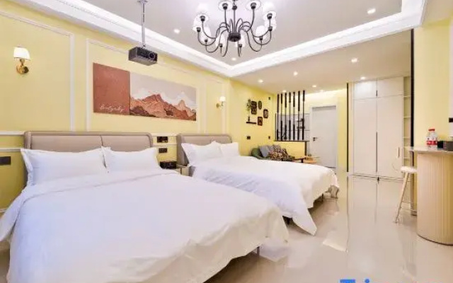 Love Ta · Lane Side Light Luxury Smart Homestay