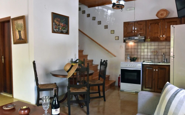 Traditional Greek Maisonette in Antiperni Village