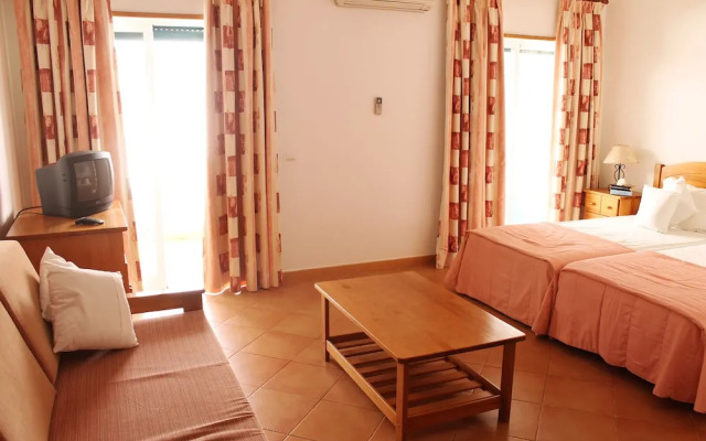 Oasis Beach Apartments