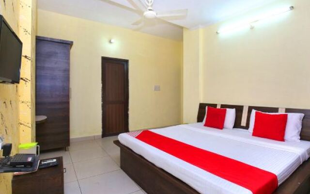 OYO 19765 Royal Guest House