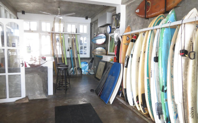 Mountain Wave Hotel and Surfshop