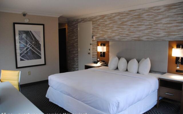 Radisson Hotel Baltimore Downtown - Inner Harbor