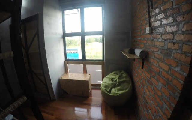 THE BUNK BACKPACKERS HOSTEL by fleur