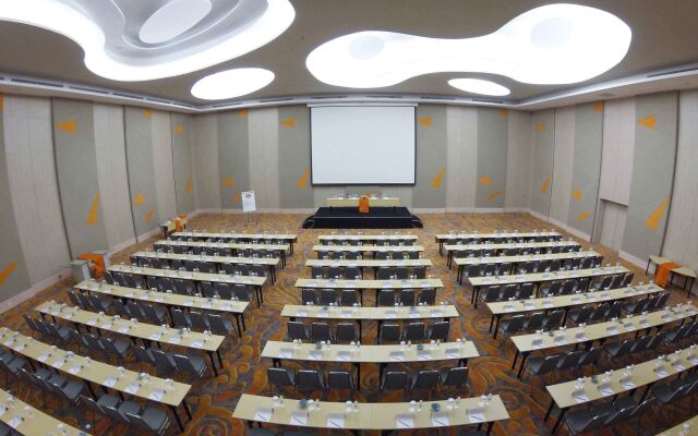 HARRIS Hotel & Conventions Ciumbuleuit Bandung