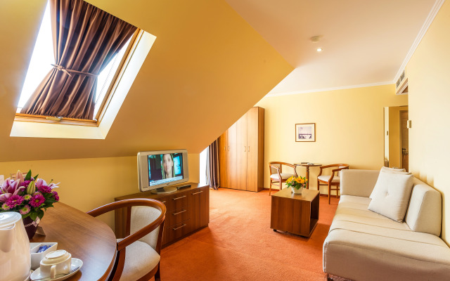 Saint George Hotel & Medical Spa