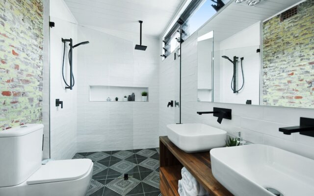 UNIQUE - New York Loft Style Townhouse