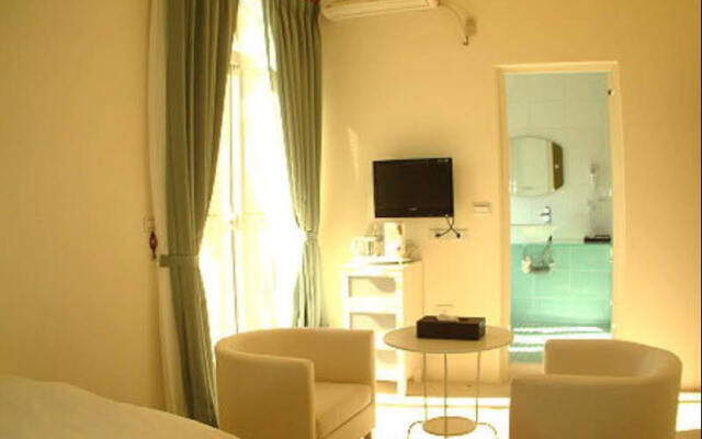 Bohemian Holiday Inn