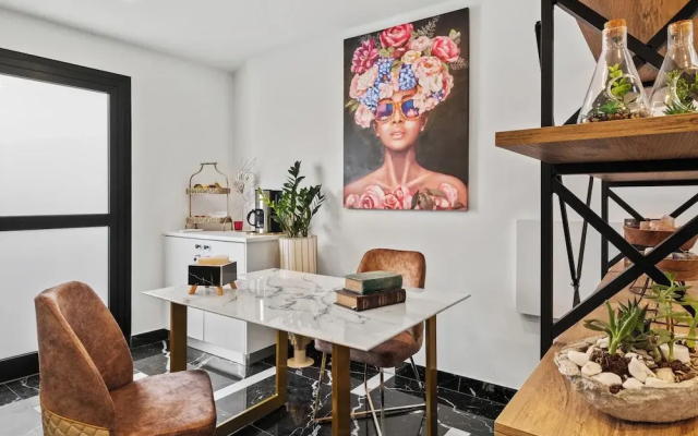 Lazuli Hermes Apartments